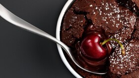 Čokoladni puding, kuhan s paro za popolno teksturo